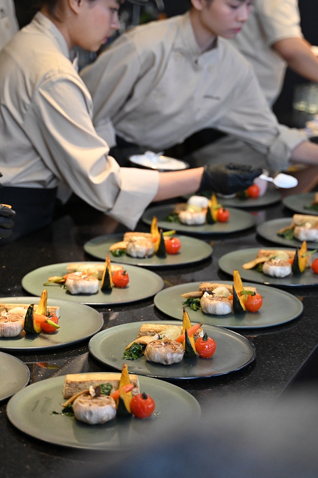 อาหารไทย Set menu ในรูปแบบ Vegetarian งาน Chef Table 